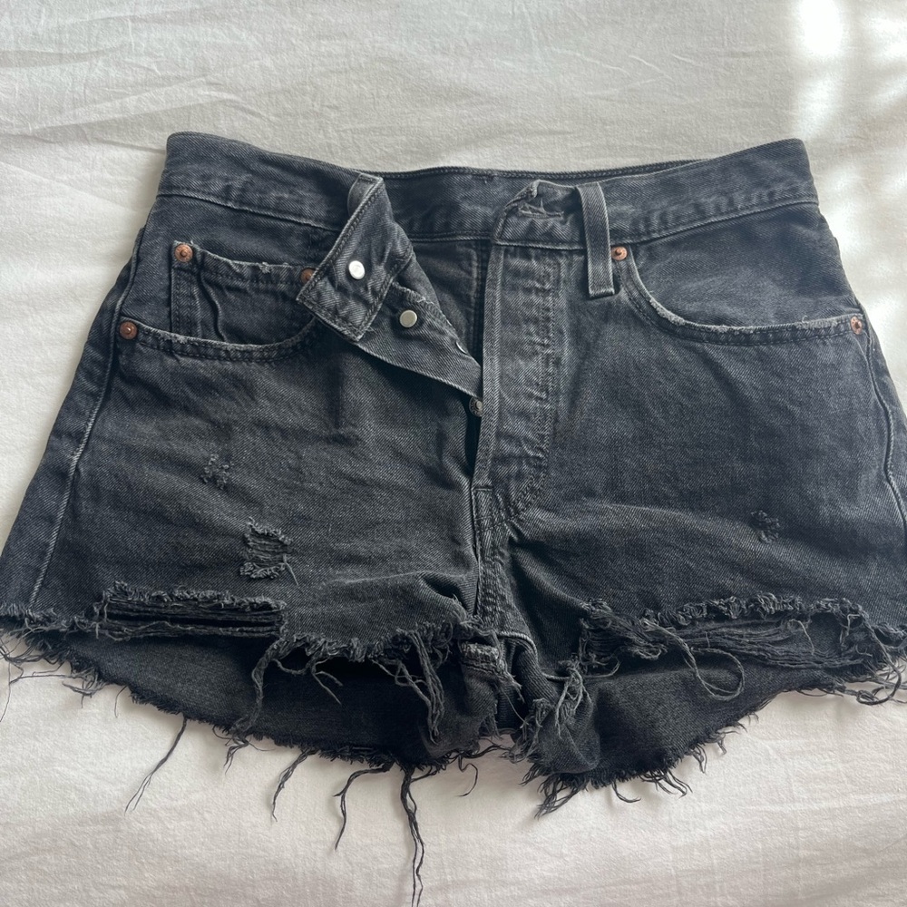 Levis 501 shorts size 26